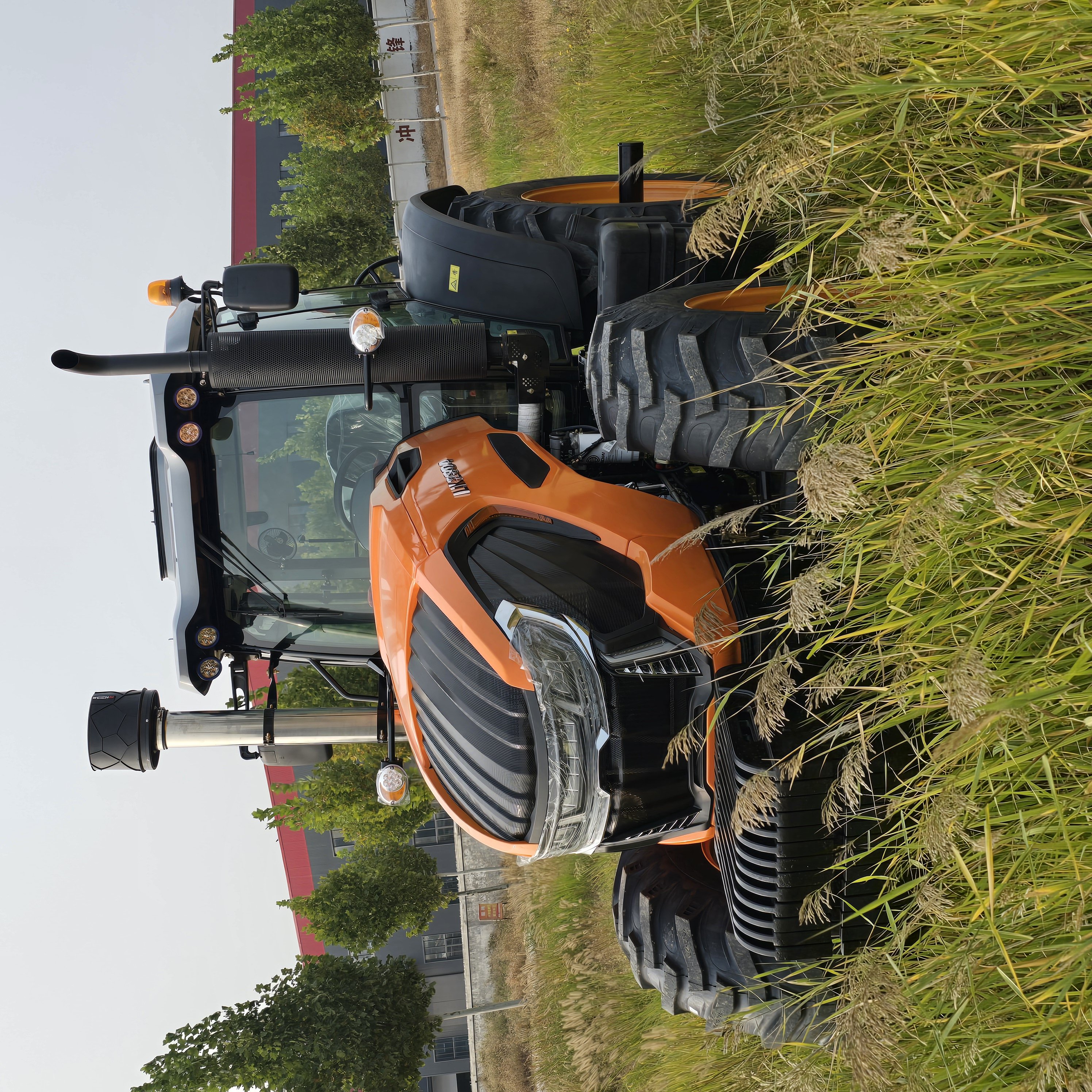 280hp 2804 4WD 4 Wheel Drive 16F+16R 6 Cylinder Compact Mini Farm Agricultural Traktor Walking Chinese New Tractor