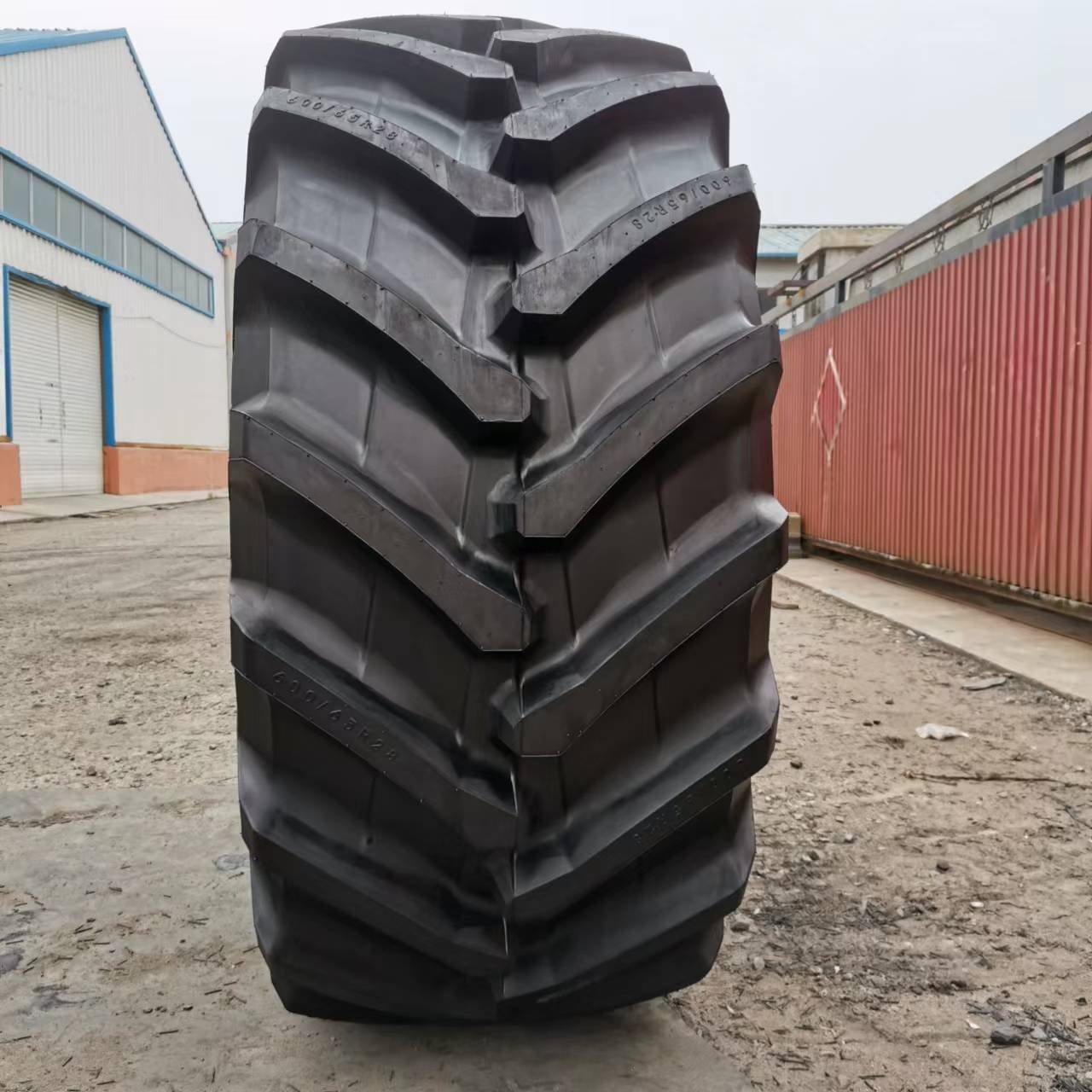 Agricultural Combine Tire 600/65R28 600/70R28 Carat Tractor Tire 710/70R38 710/70r42 650/65r38 650/65r42 800/70r38