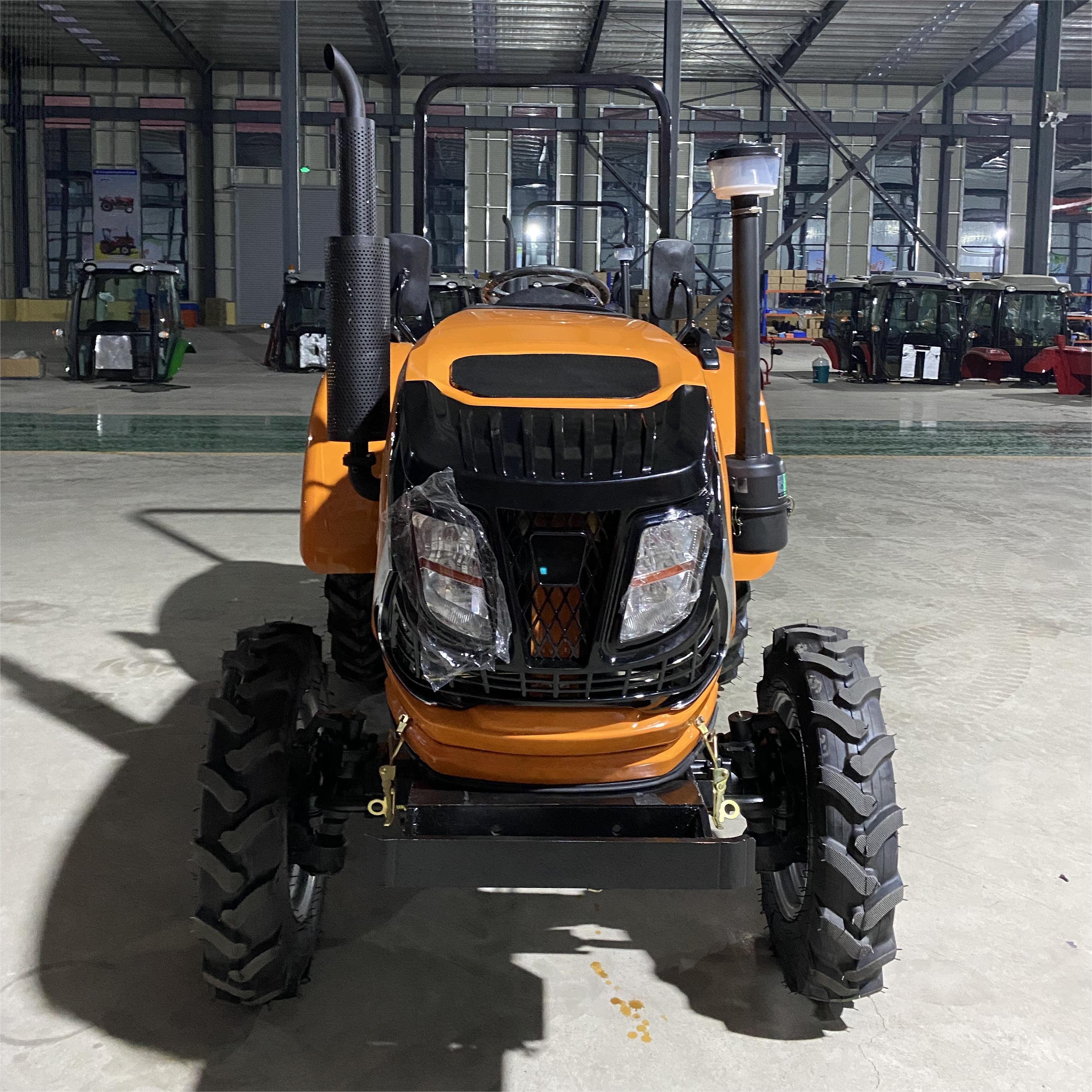 4x4 25hp 30hp 45hp 50hp Wheeled Mini Farm Garden Agricultural Tractor With Front Snow Shovel Pusher