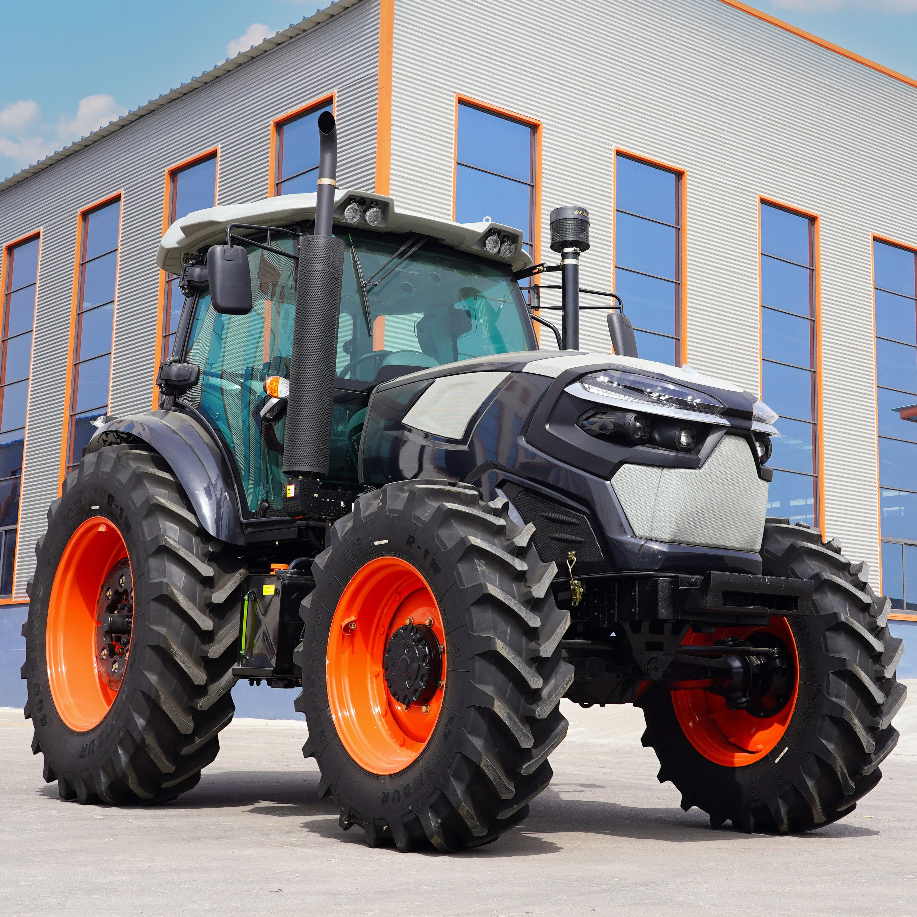 High-horsepower Mounted Four-wheel Drive 120HP Agricultural Wheel-drive Tractor