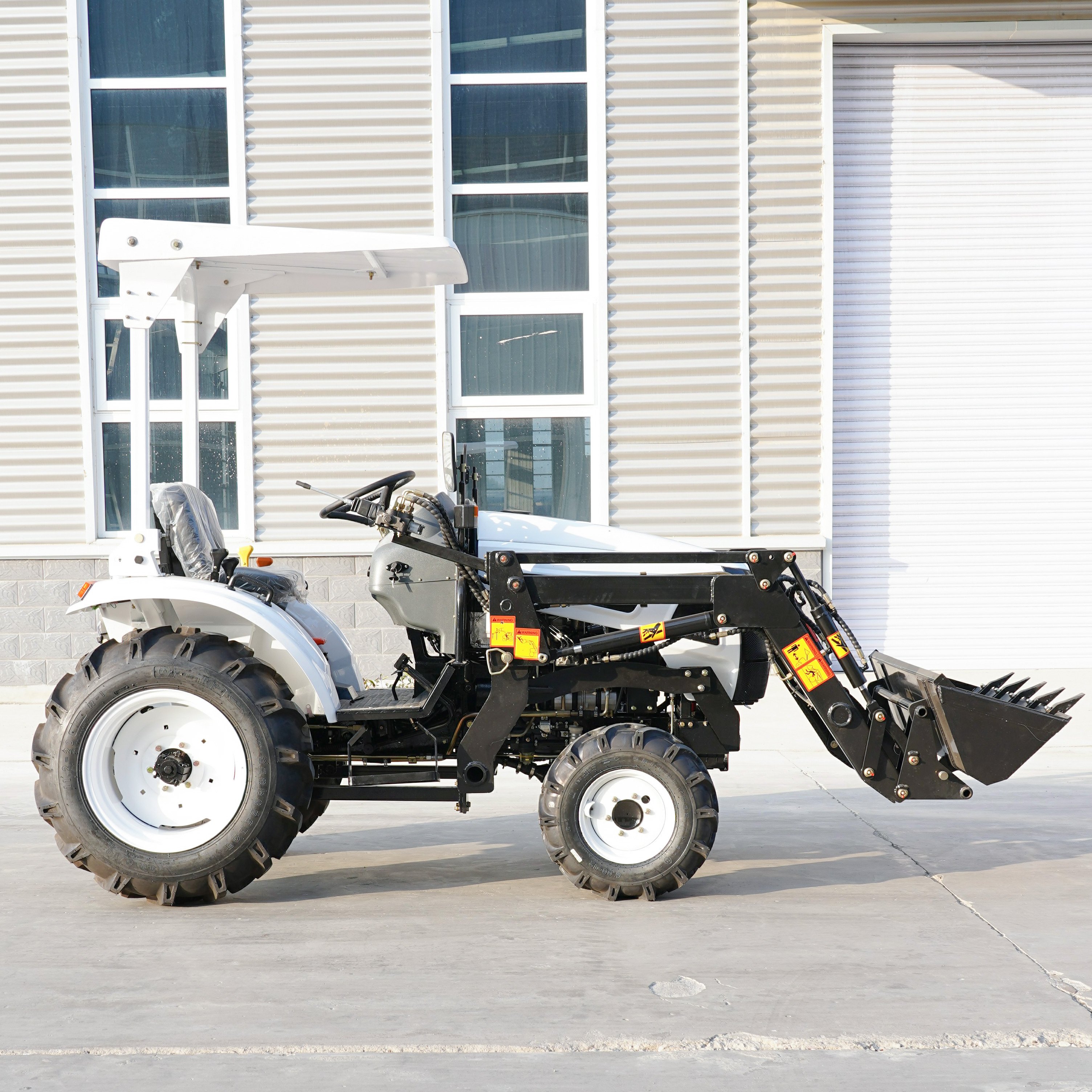 China Made 80 hp 90 hp 4 X 4 Farm Wheel Tractor with AC Cabin Tractor Front End Loader Price for Sale
