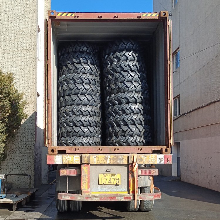 Qualified Farm Agricultural Tractor Tires 7.50-16 12.4 28 15.5 38 20.8-38 20.8x38 18 4 38 9.5 24 9.5-36 13.6 16 Tires