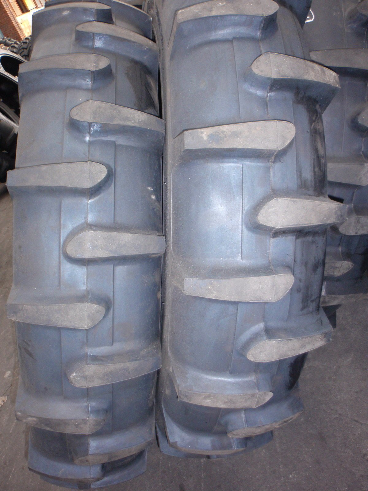 China Hot-selling Agricultural Irrigation Tire 14.9-24 11.2-38 Tubeless Bias Tyre/tire High Quality With DOT Certification