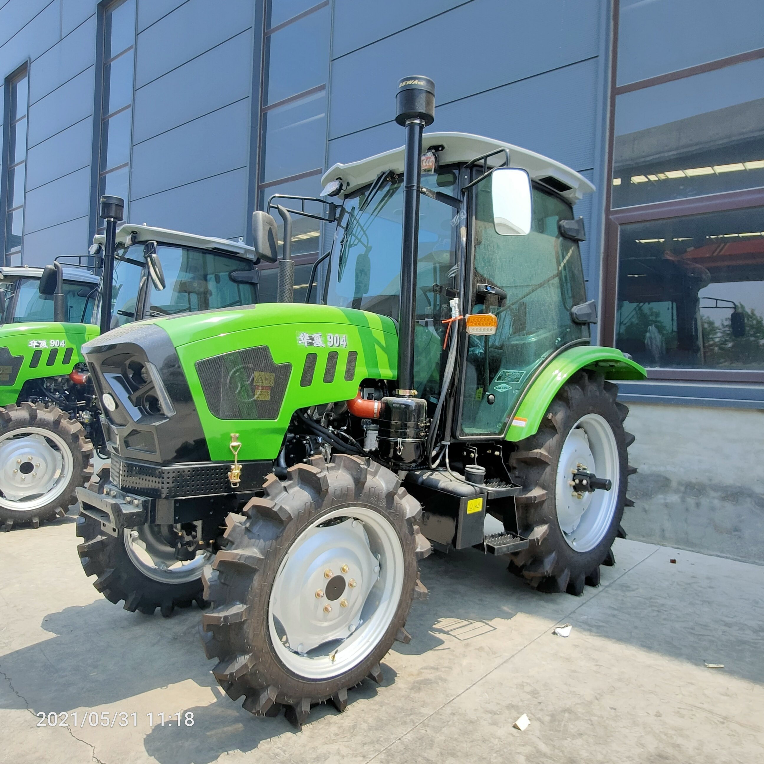 Farm Trator Agricultural Machinery 4X4 90hp A/C Farm Traktor TB12F+12R Tractor