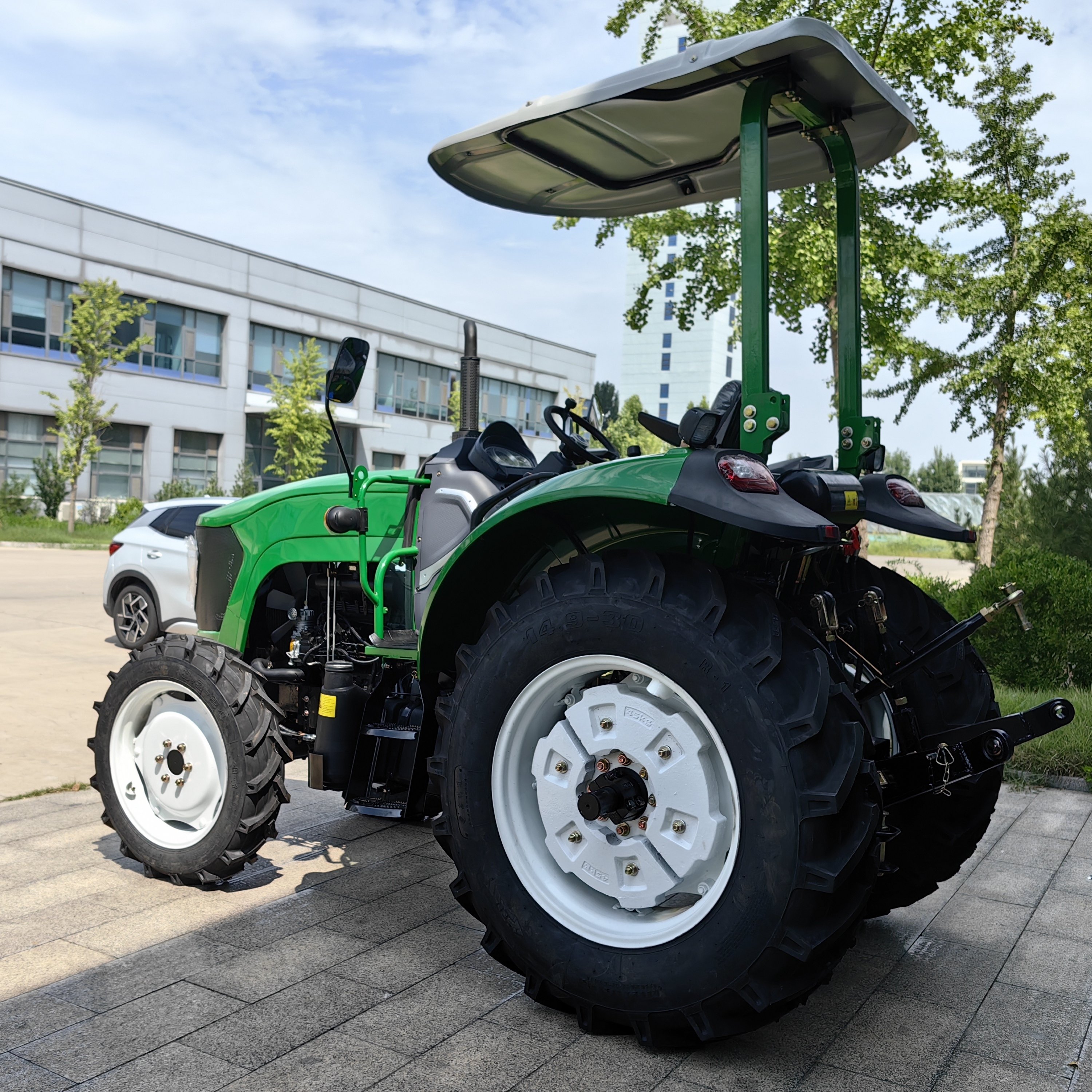 80hp 4WD Chinese Big TB Chassis 4 Cylinder Agricultural Farm Tractor for Sale