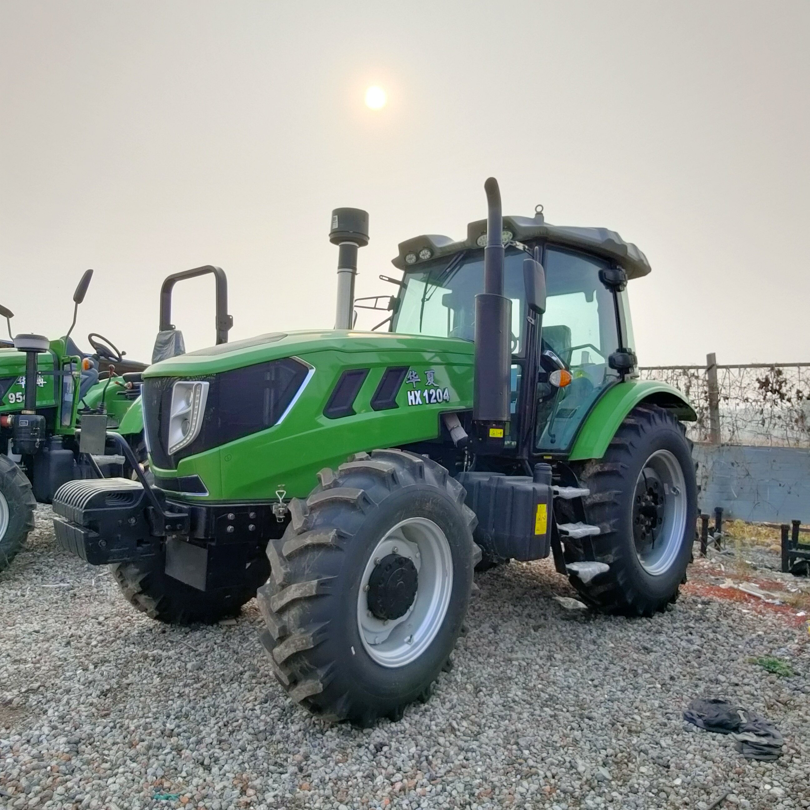 4x4 100hp AC Cabin Tractor Agricola Traktor for Agriculture Trator