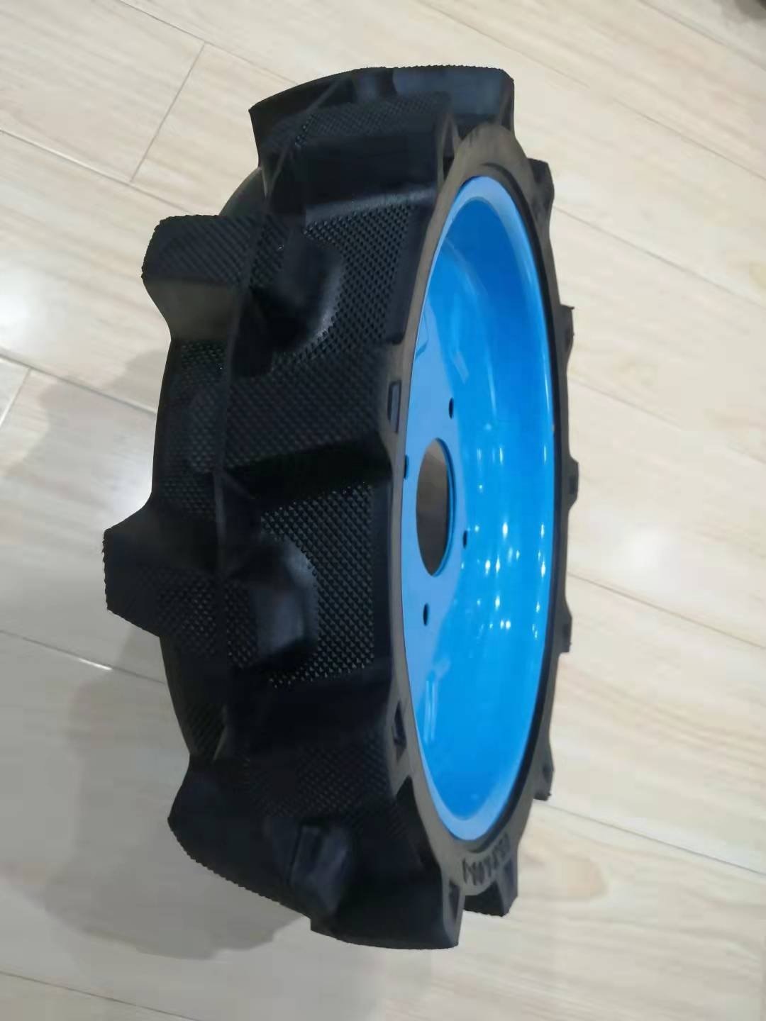 Chinese Wholesale Standard 4.00-8 Farm Agriculture Tire 16inch Herringbone Pattern Solid Wheel