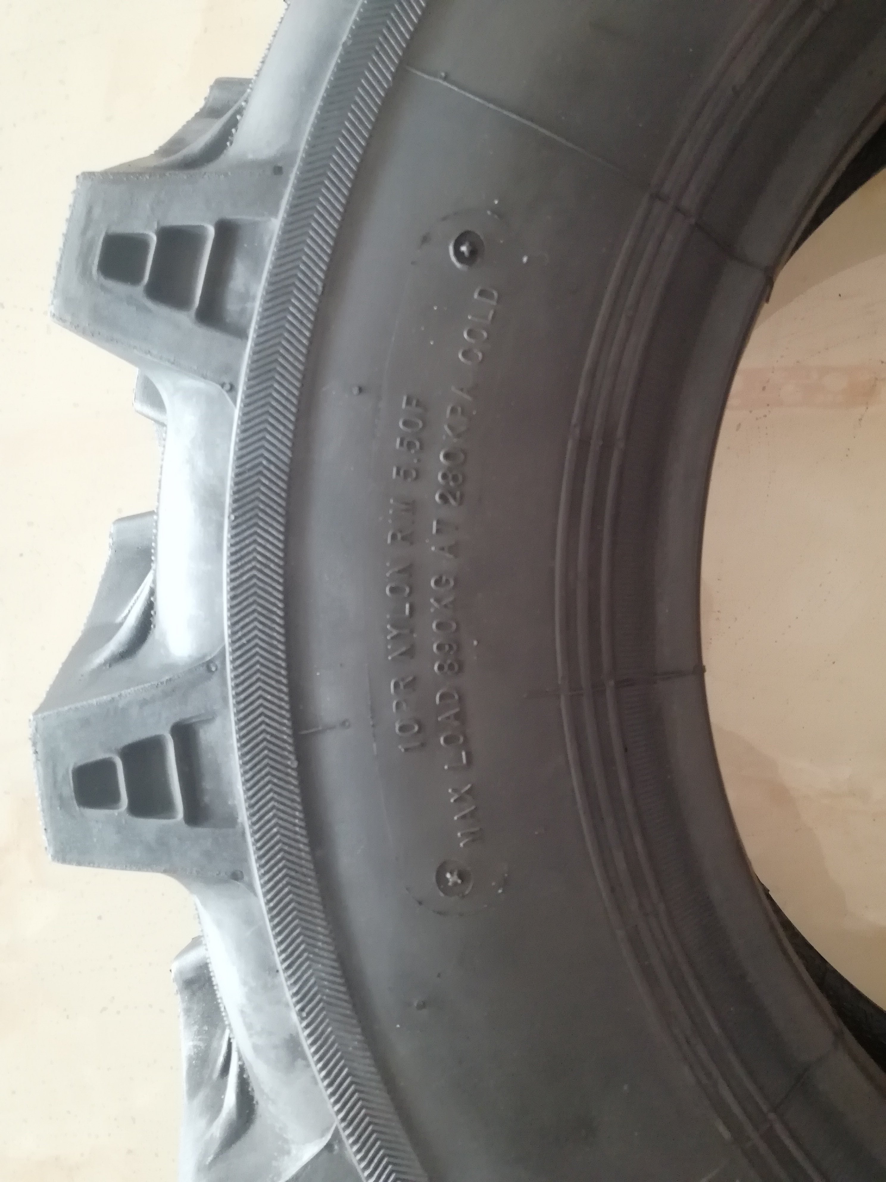 2023 OEM Service Tractor Tire R1 7.50 16 Agricultural Tyre for Farming