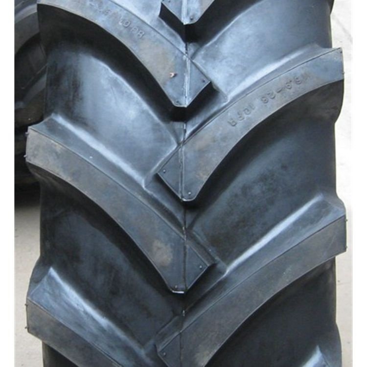 China Supplier Excellent Quality 16.9x24 Used Tractor Tires 16.9-24 16.9-28