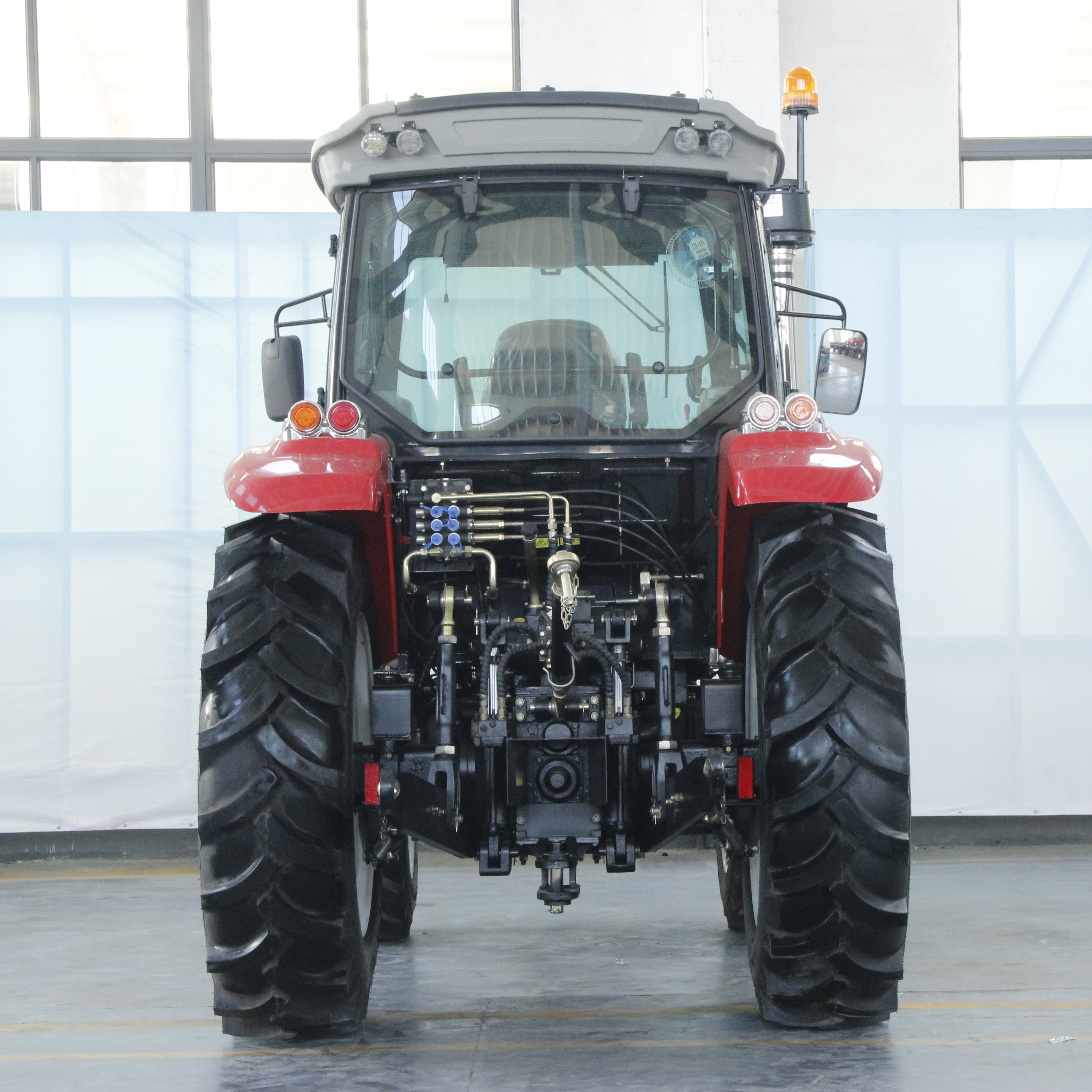 High Quality 4WD Paddy Filed Wheeled Tractors Compact Small Size Farm Tractor Agriculture Tractor