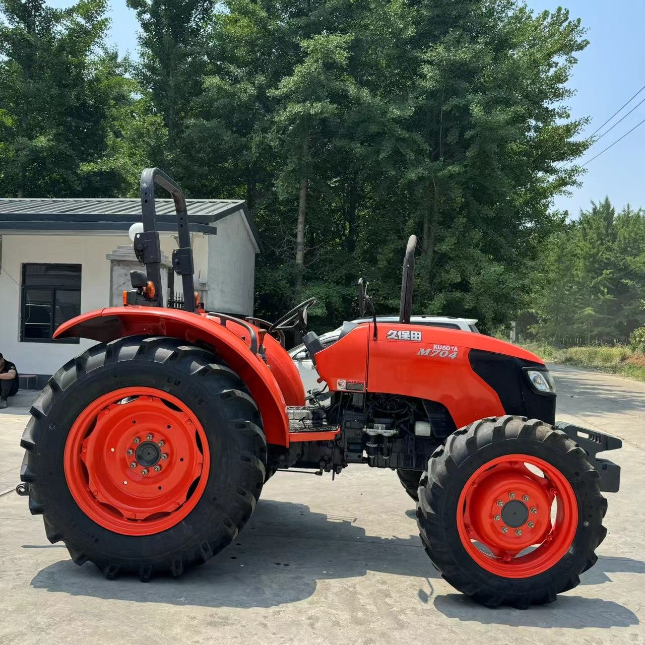 Multifunction KUBOTA M704 70hp 4wd Wheeled Tractor Agricultural Tractor for Sale
