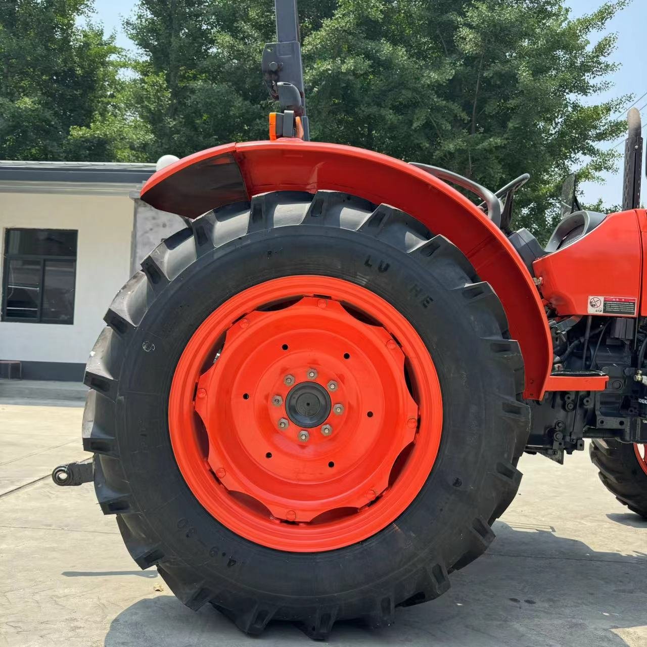 Multifunction KUBOTA M704 70hp 4wd Wheeled Tractor Agricultural Tractor for Sale