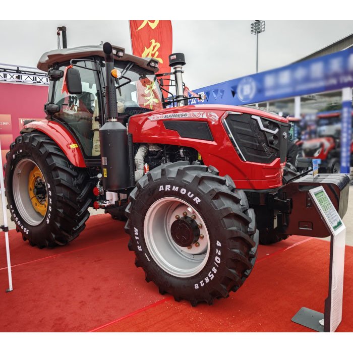 China Made Strong Power Tractor 120 HP Cabin with A/C Diesel Engine 6 Cylinder Gears 16F+8R Factory Price Agricultural Tractors