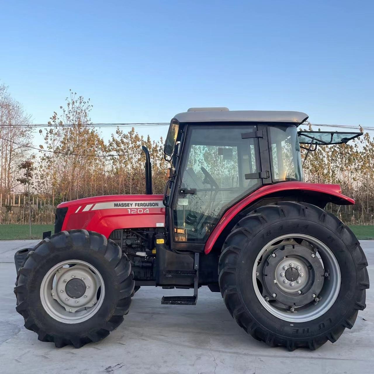 Second Hand China Tractor 4wd 4x4 Farm Agriculture Used Farm Massey Ferguson Tractor 4wd Mf1204