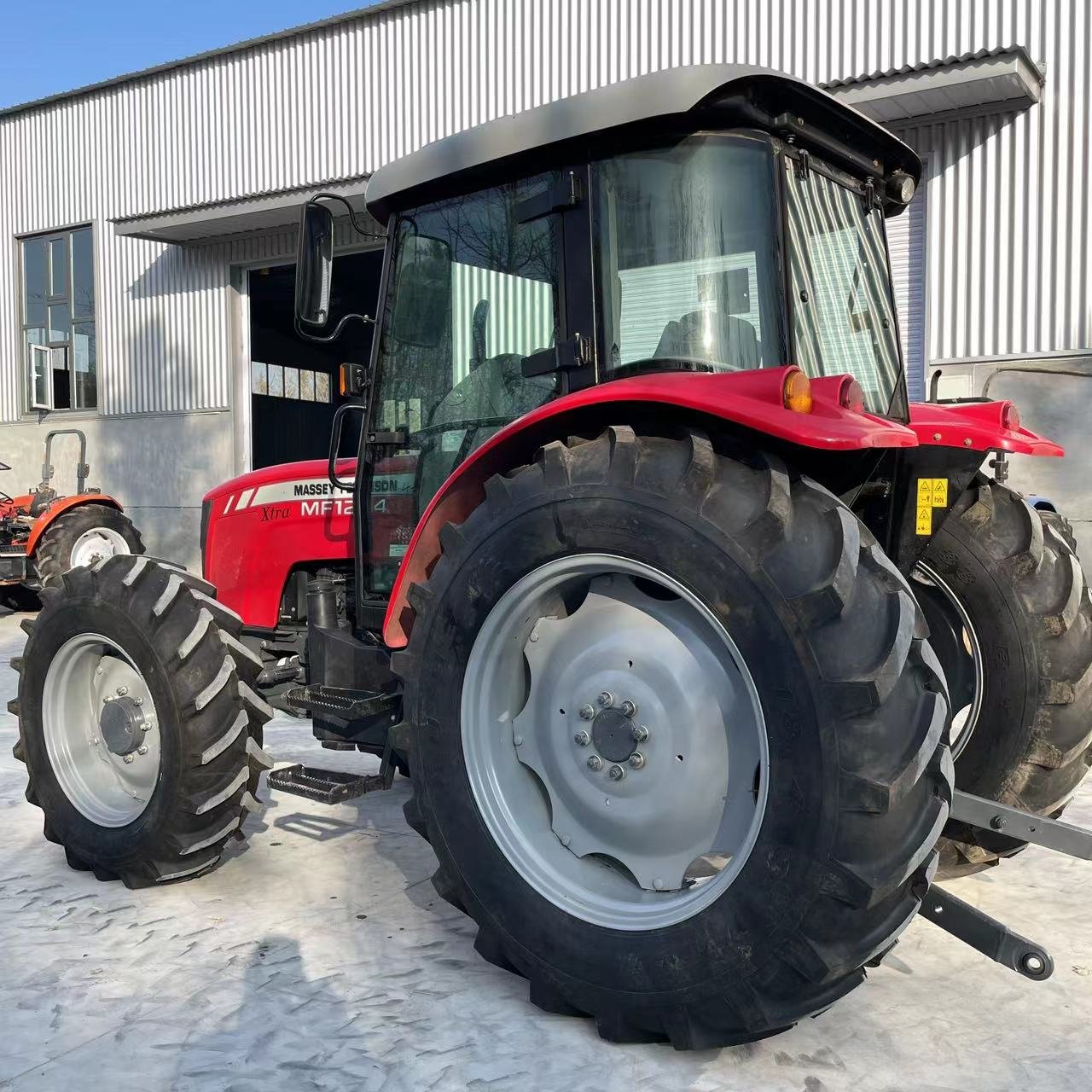 Second Hand China Tractor 4wd 4x4 Farm Agriculture Used Farm Massey Ferguson Tractor 4wd Mf1204