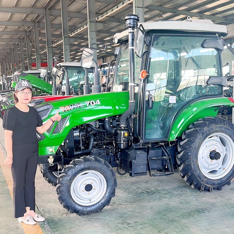 China Tractor 55HP 60HP 70HP 4WD Agricultural Machine Farm Tractor Compact Mini Tractor with CE Approval and Loader