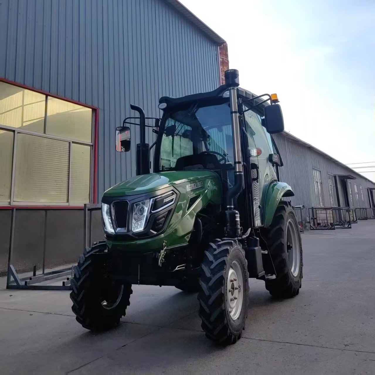 Multipurpose Agricultural Radial Wheel Tractor 50HP 60HP 70HP Tractor with Cab