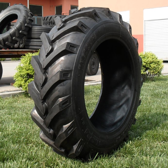 Hot Sale Chino Tractor Agricola 11.2-24,11.2-28,12.4-24,12.4-28,13.6-24,13.6-28 Nylon Agricultural Tires