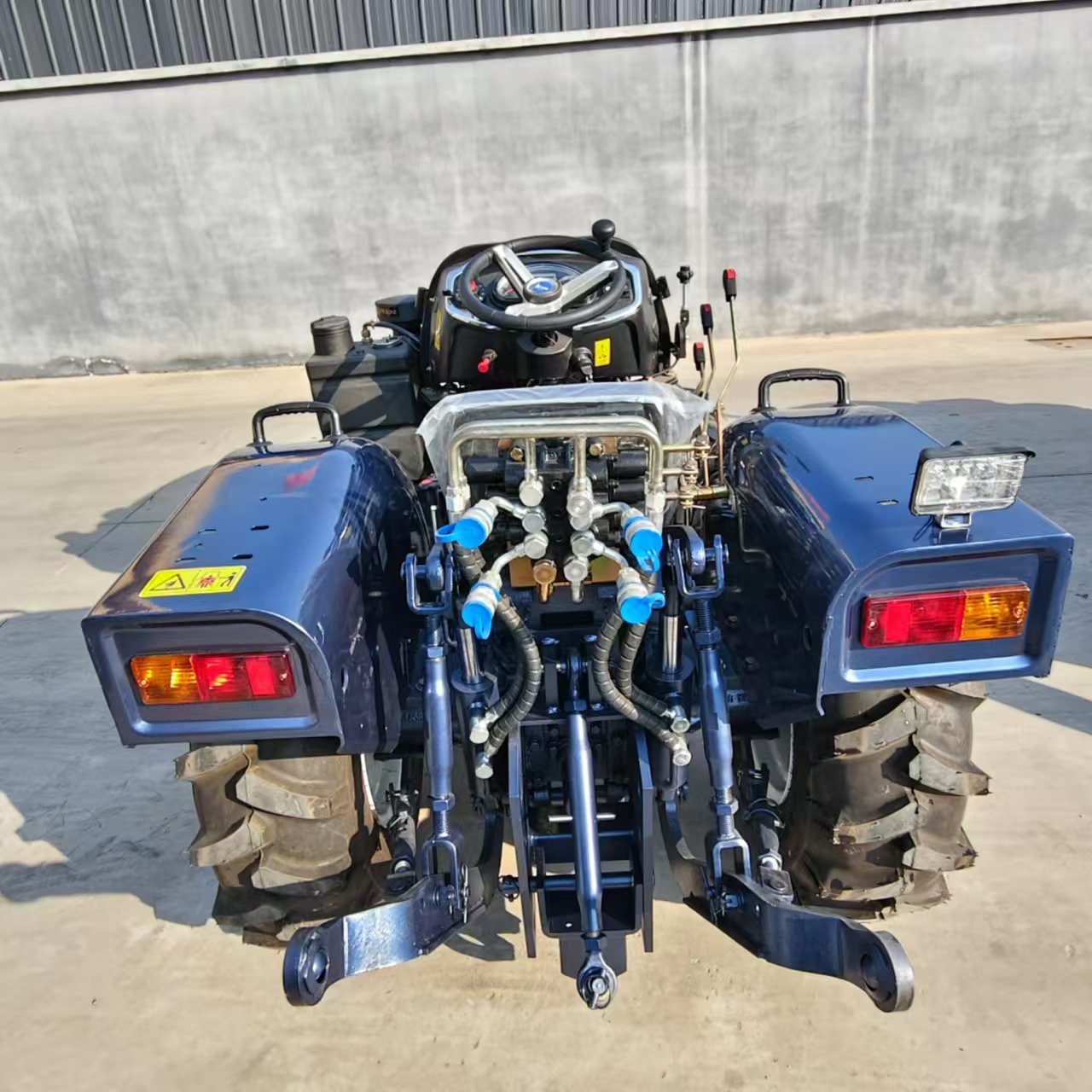 Multifunctional 50HP4 Greenhouse King Agricultural Tractor High-Efficiency Medium-Sized Bearing Long Service Life Farm Use 80HP