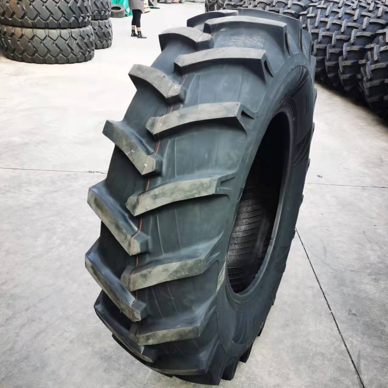R-1 Tyre 16.9-28 20.8-38 18.4-38 18.4-34 Tractor Tyre Good Price Roadmile Brand Agriculture Tyres