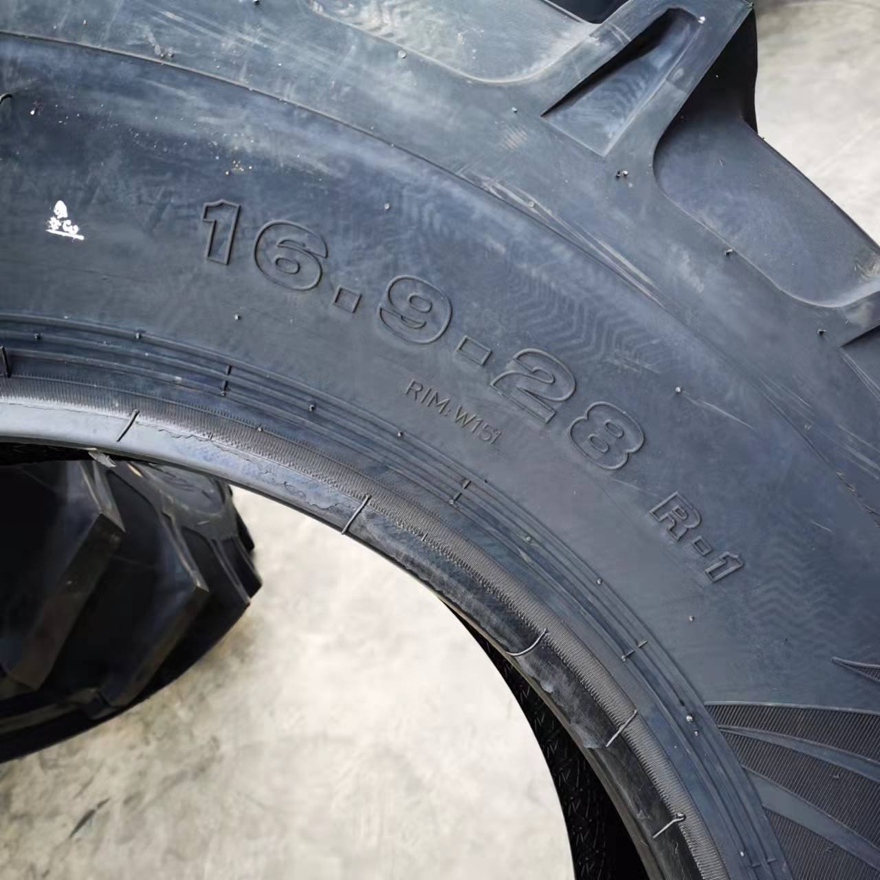 R-1 Tyre 16.9-28 20.8-38 18.4-38 18.4-34 Tractor Tyre Good Price Roadmile Brand Agriculture Tyres