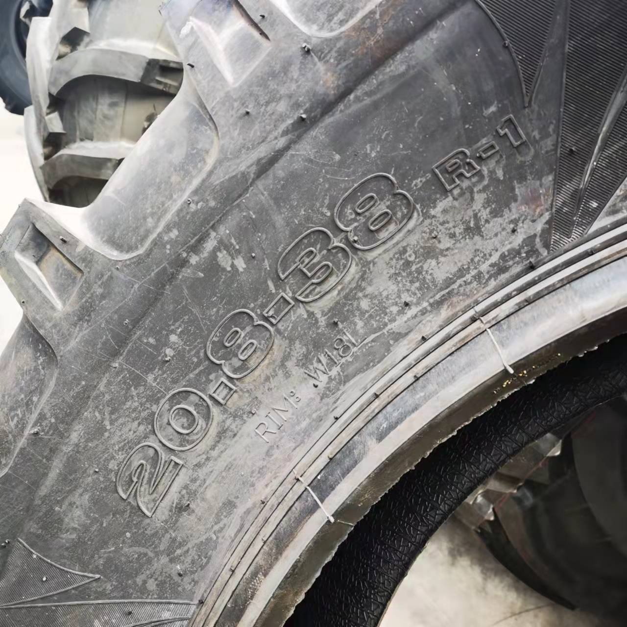 R-1 Tyre 16.9-28 20.8-38 18.4-38 18.4-34 Tractor Tyre Good Price Roadmile Brand Agriculture Tyres