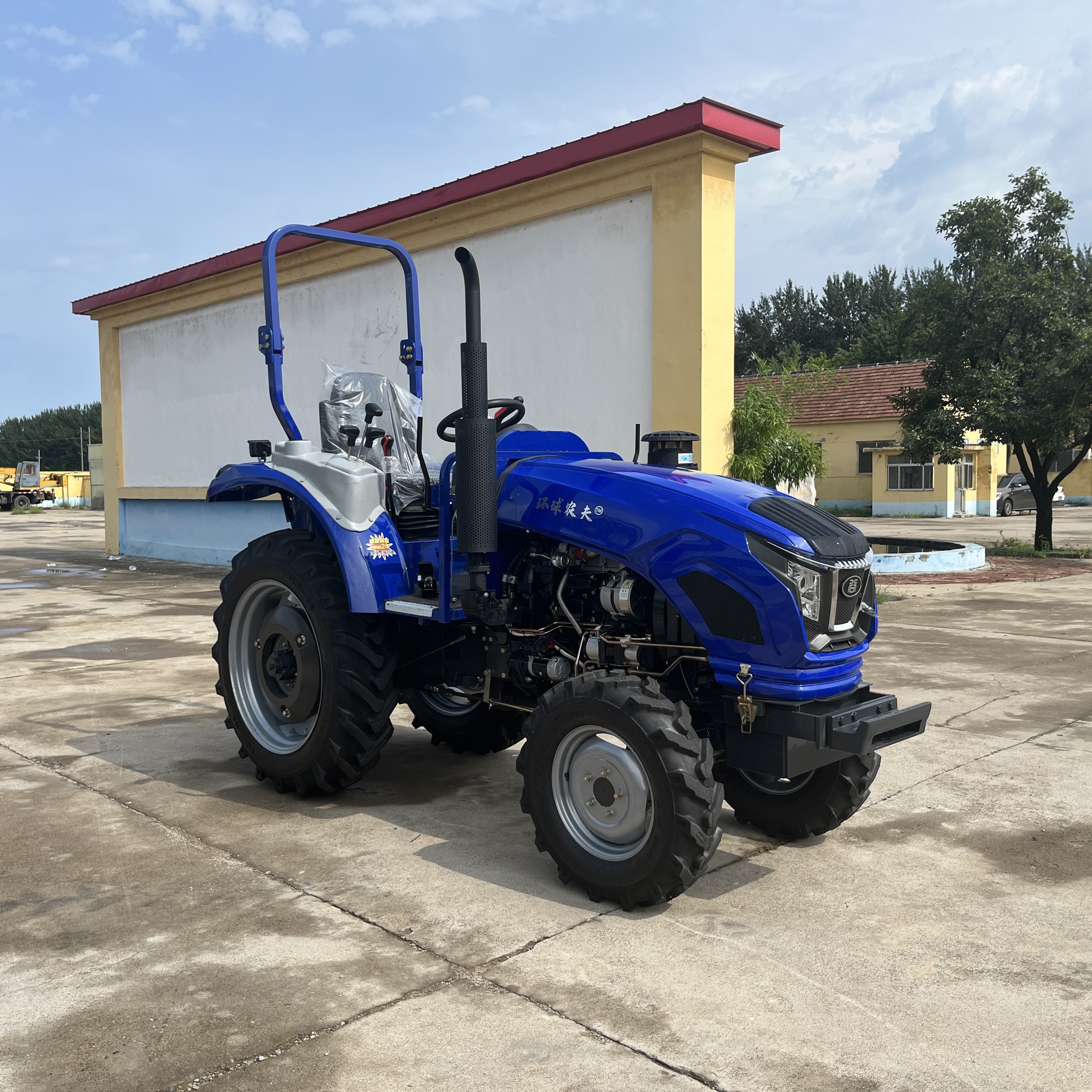 BIGM Factory Direct 37KW Multi-functional Agricultural 4WD Tractor Can Be Matched with Rotary Tiller and Other Farm Implements.