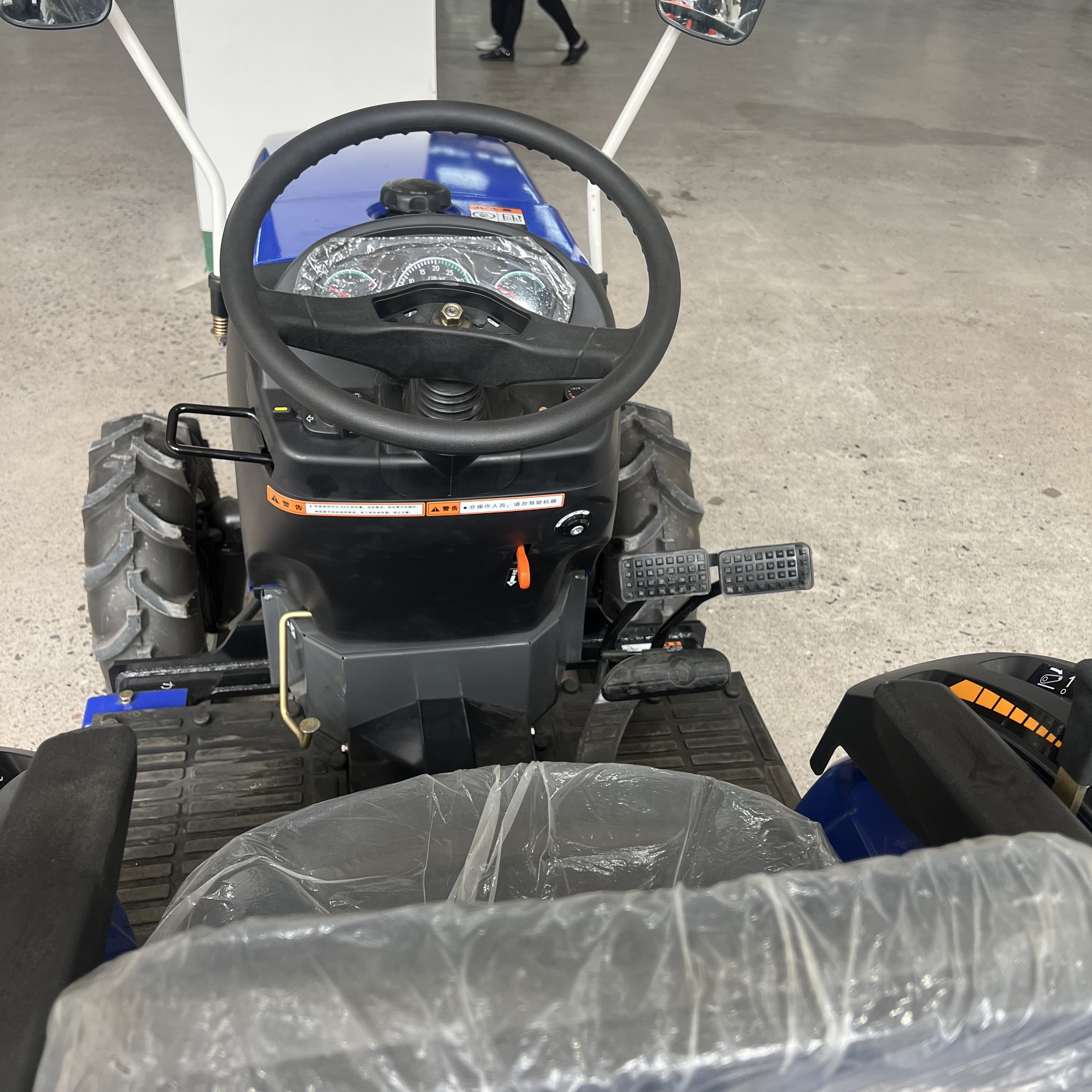 Good Price Mini Tractor Small Wheeled Tractors Farming Equipment and Tools Agricultural Sprayers Suitable for Hills Off-road