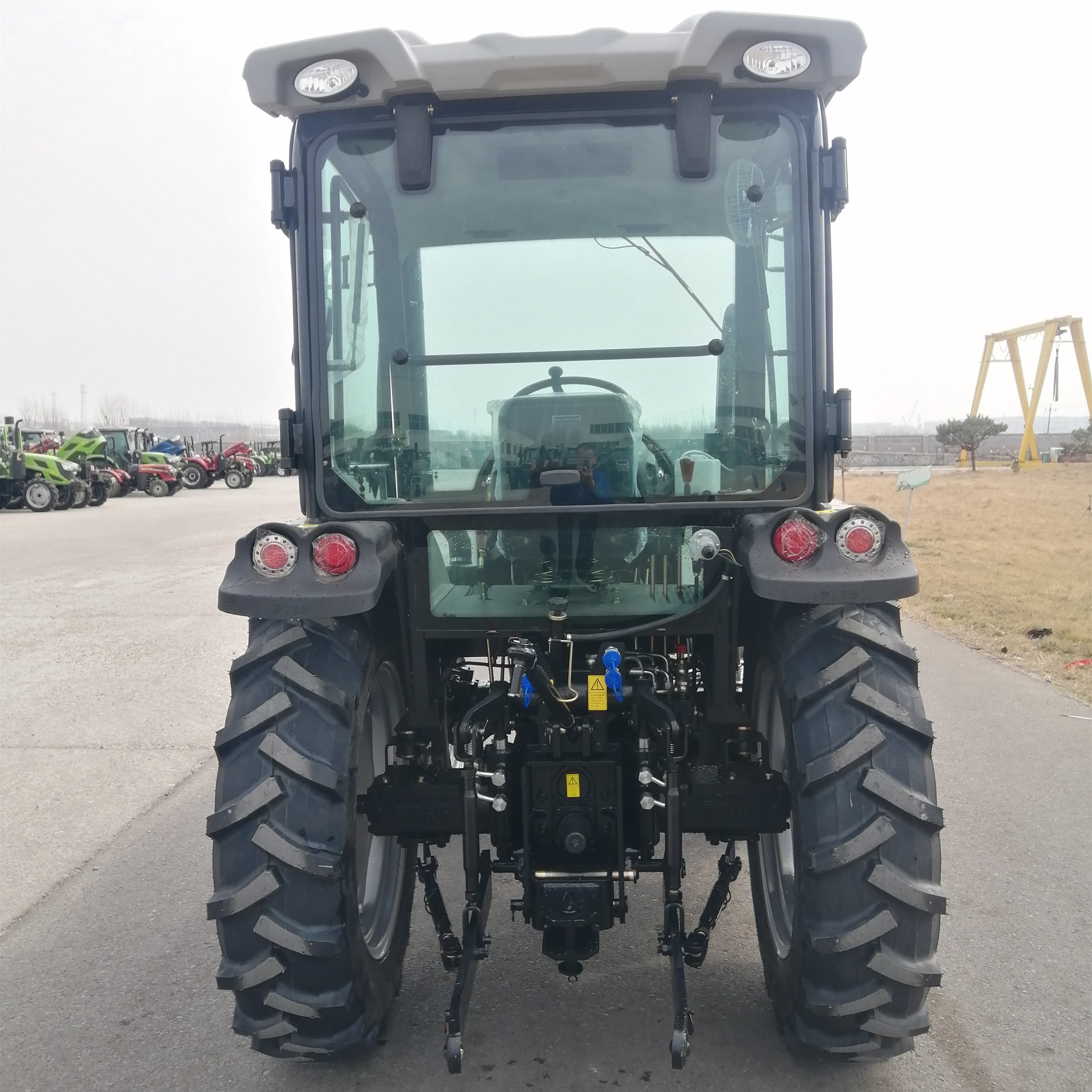 4X4 60HP Mini EPA Lawn Mower Small Tractor With Front End Loader Backhoe Tractors Trucks Agriculture Farm Tractor