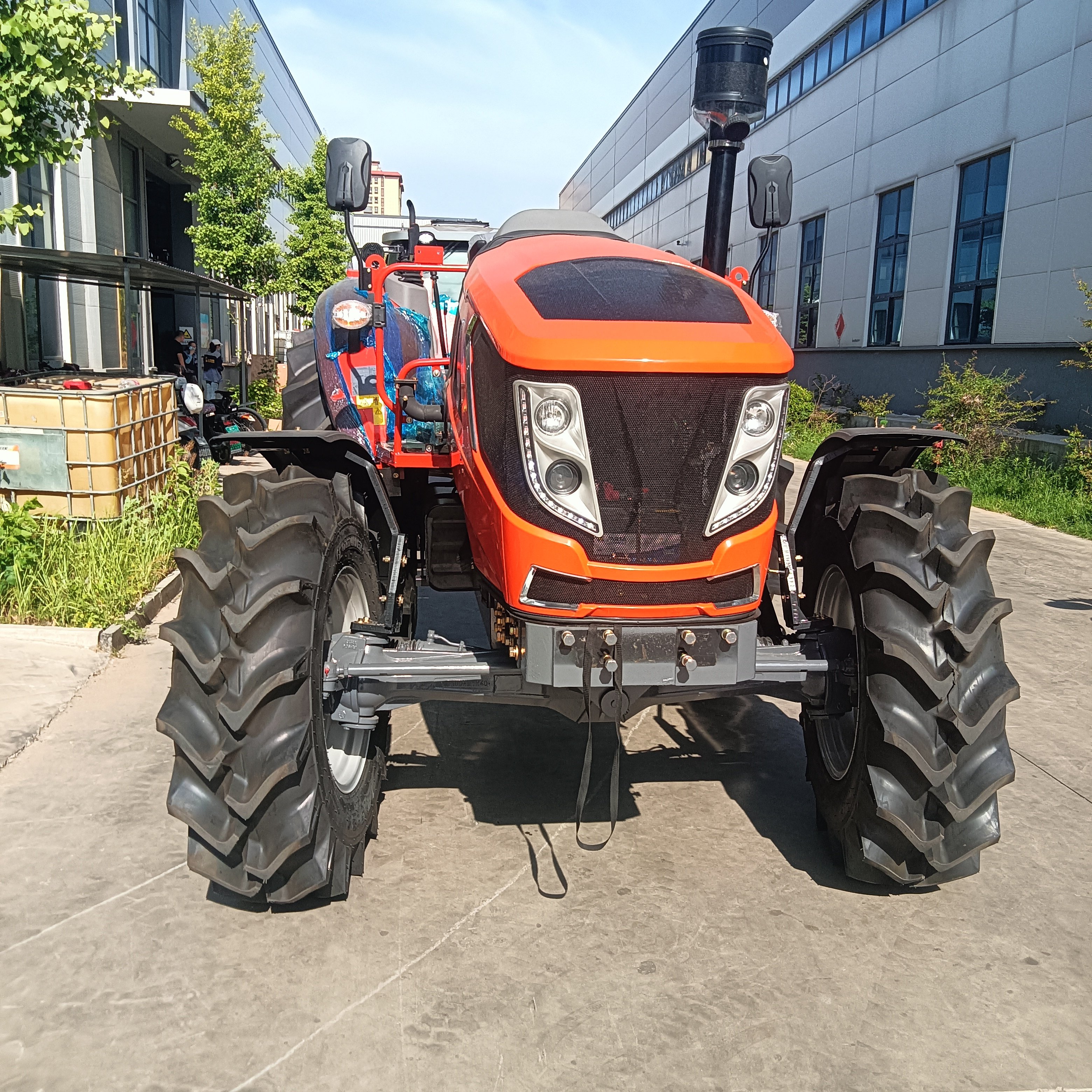 YTO Engine TD Chassis 120HP Compact Agricultural Tractors