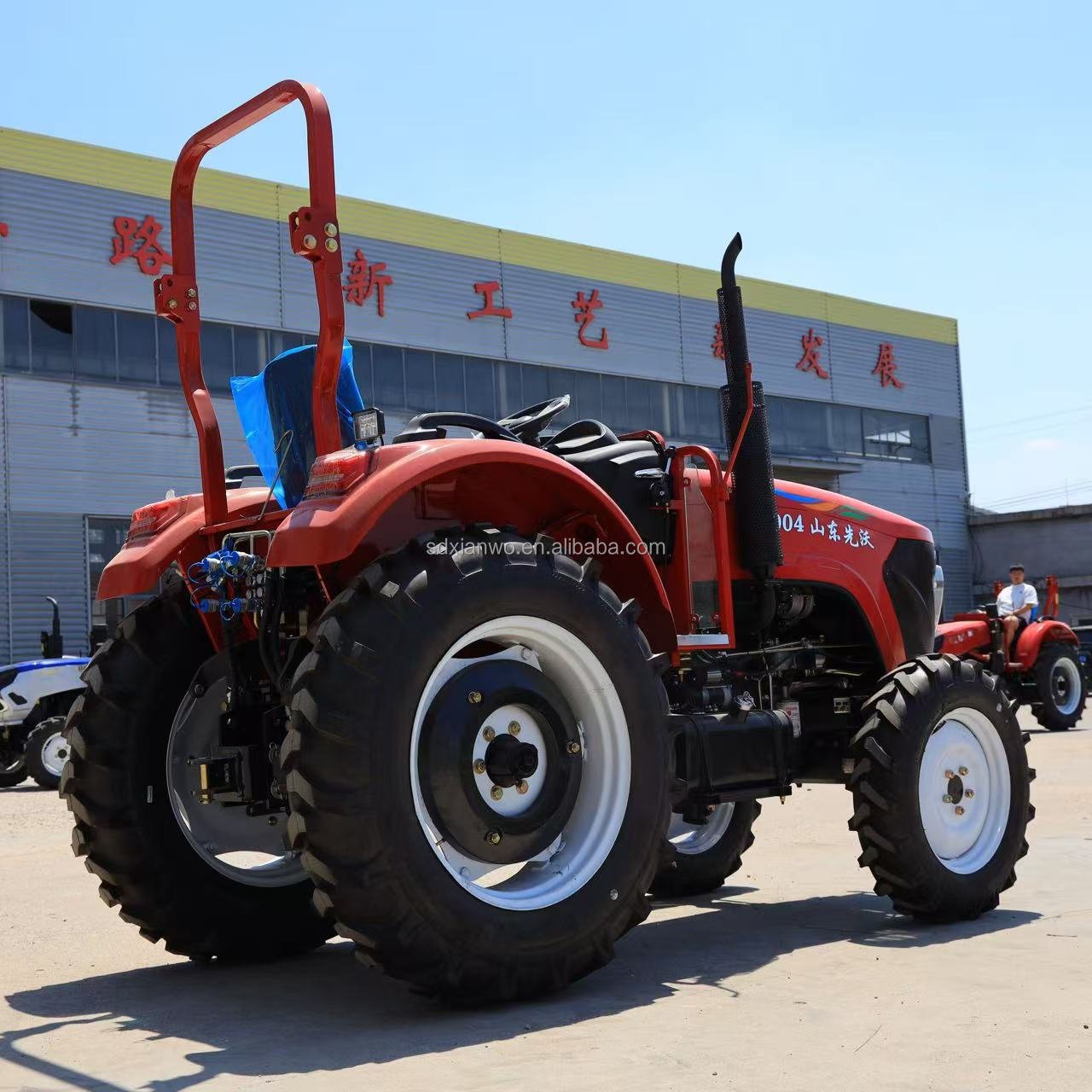 High Quality 4x4 FarmTractor 4WD 180-240HP Farm Traktor Long Service Life Diesel Fuel 80HP Agriculture