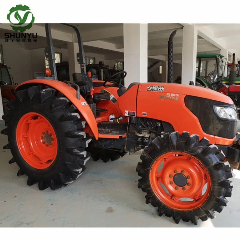 KUBOTA M704 M7040 70HP Tractor