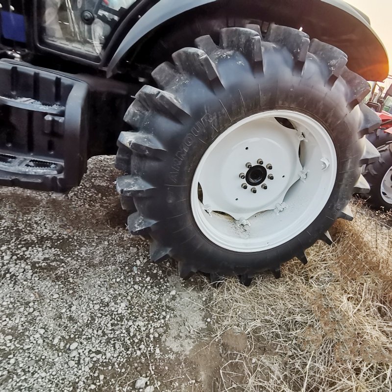 Used Chinese Brand LOVOL Oubao M1204 Tractor 120hp 4wd in Good Condition With Cab Cheap Price for Sale