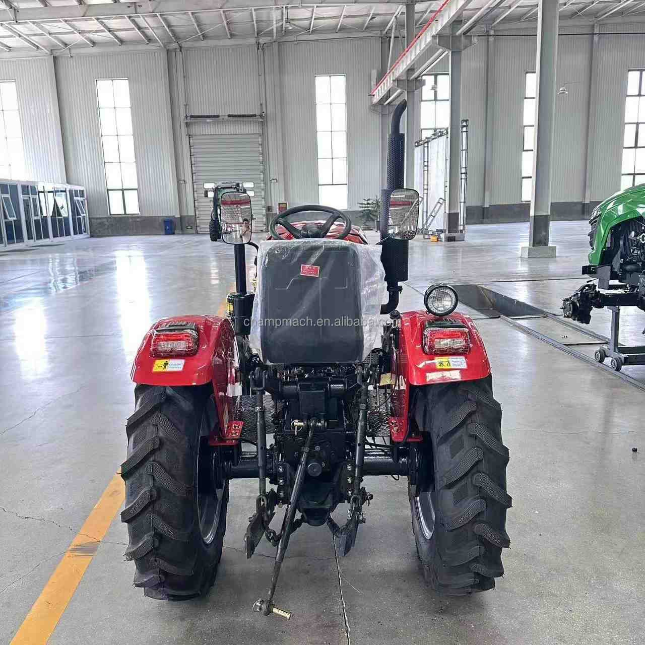 China Agricultural Tractor Mini Farm 4x4 24hp 25hp 30hp 35hp 40hp 4wd with Tractors Trailer for Farming