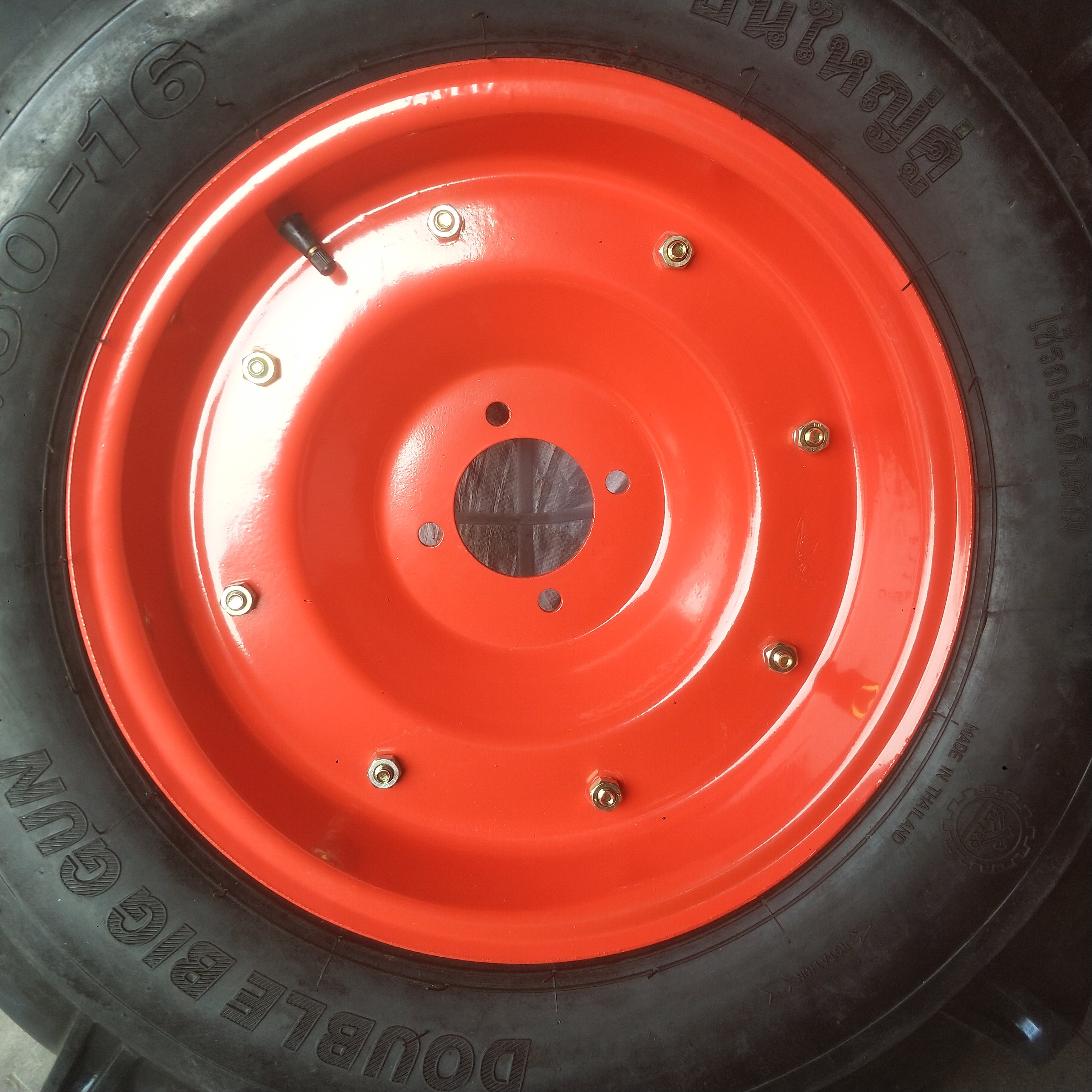 Customized Agricultural Tractor Rims 750-16 Steel Wheel Rim for 750-16 Tires