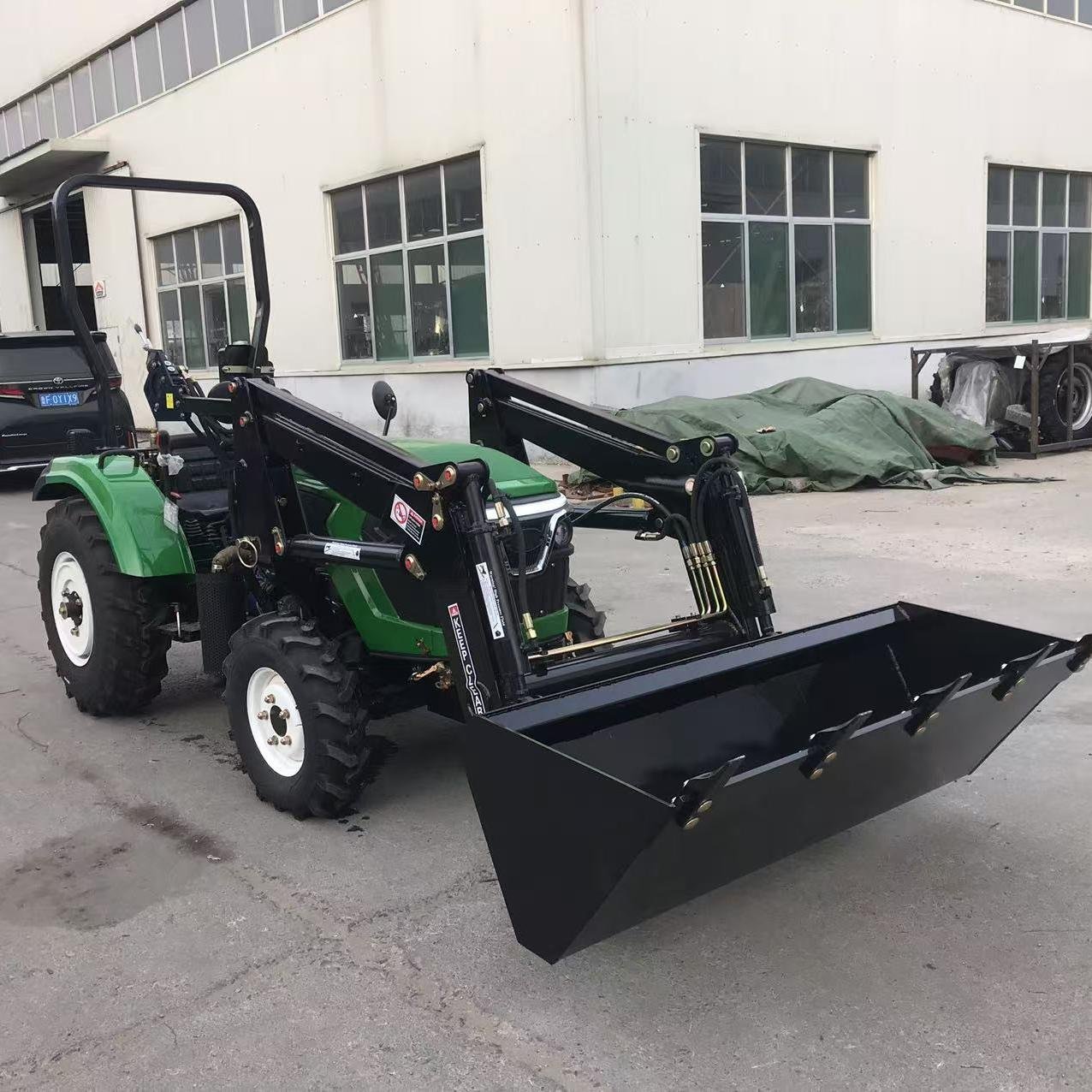 Multifunctional 4WD Wheel Tractor Kubota 50HP-200HP Engine Mini Tractor for Farm Use Used Condition
