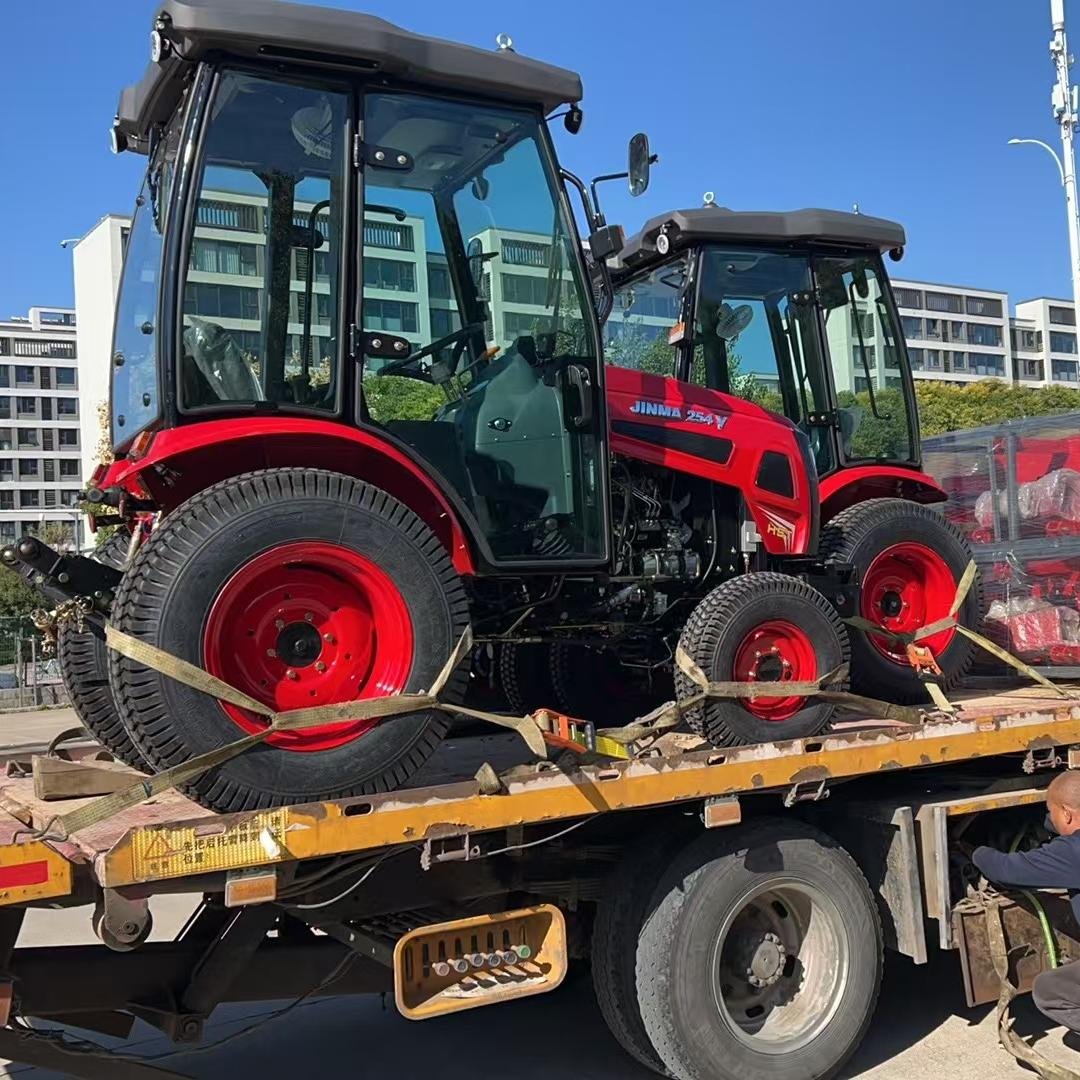 Multifunctional 4WD Wheel Tractor Kubota 50HP-200HP Engine Mini Tractor for Farm Use Used Condition