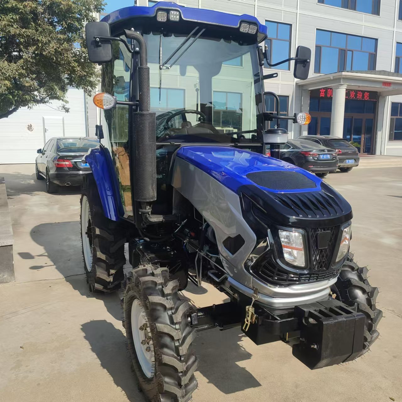 China Agriculture Farm Machine Tractor 90HP Farmlead Tractor Four Wheel Tractor 904 90HP