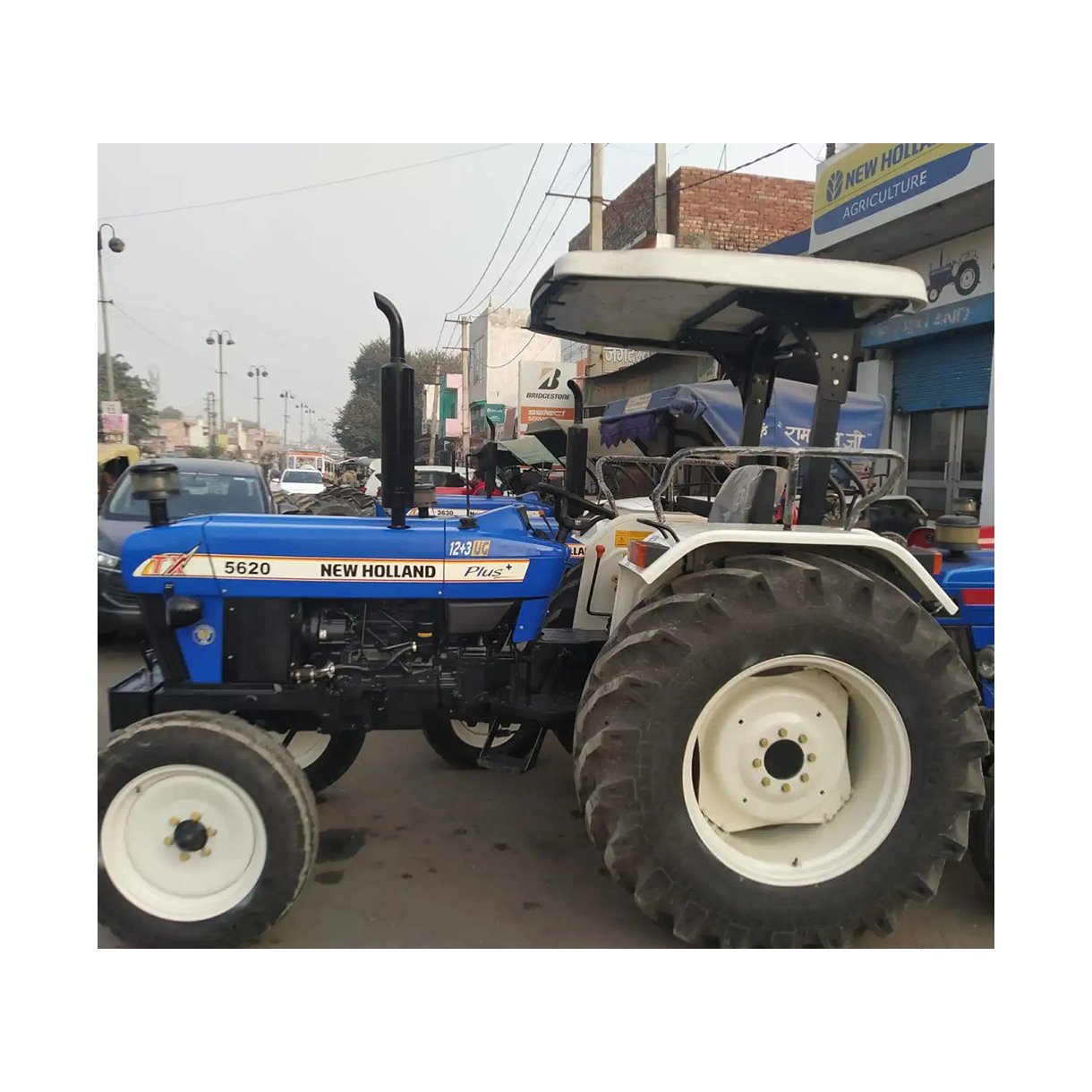 New-Holland Agricultural Farm Tractor Used/second Hand/new Tractor 4X4wd New Hollands with Loader for Sale