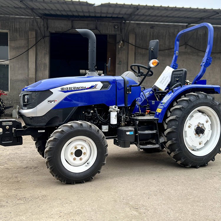 Lovol Leopard M704 Agricultural Land Four Wheel Tractor 70 Horsepower Rear Axle Dump Tractor with Increased Power