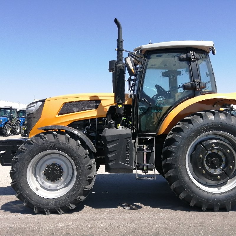 160HP Compact Large Chassis Tractor with Deluxe Cab for Agricultural Farms