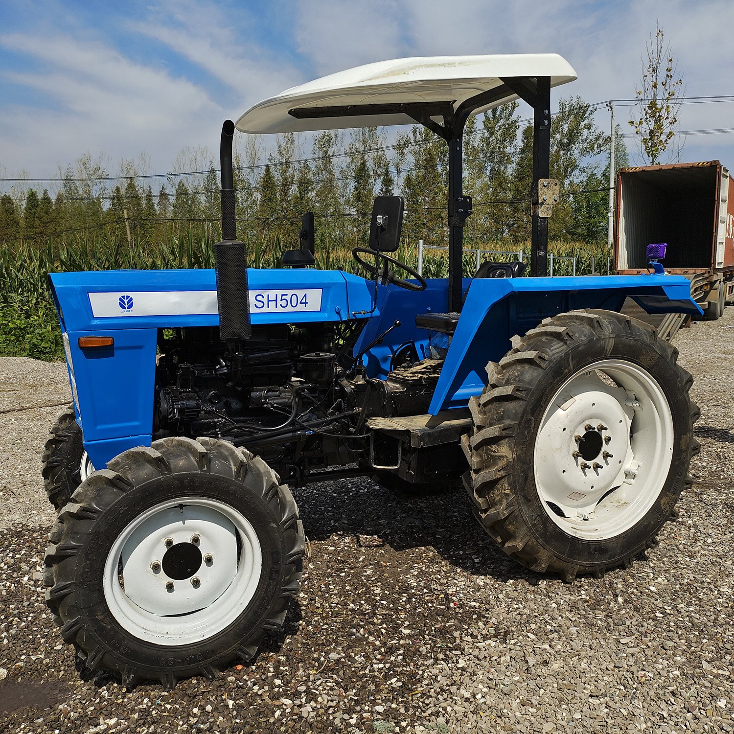 Tractor Shanghai New and Holland De 50 Caballos SH504 Se Vende Bien En Mercado Peruano