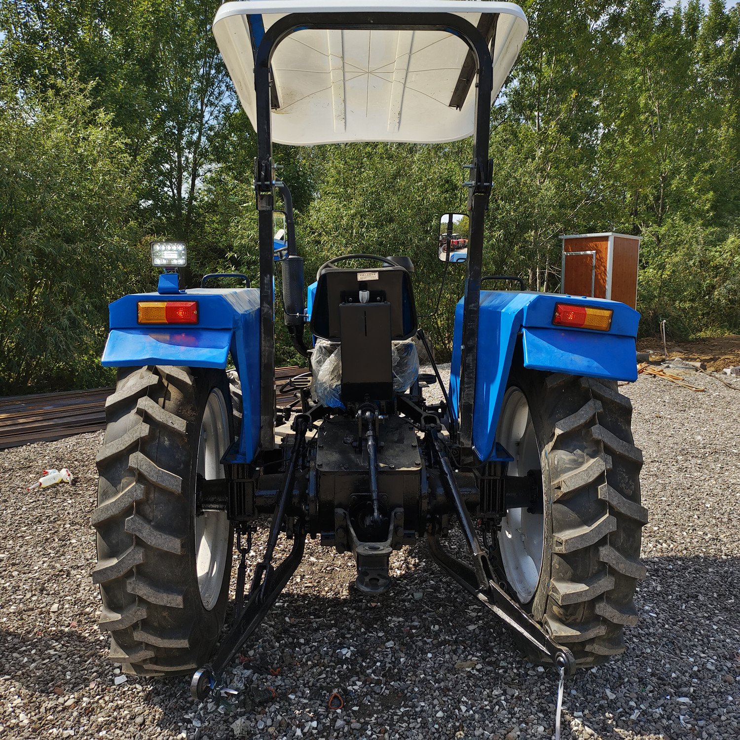 Tractor Shanghai New and Holland De 50 Caballos SH504 Se Vende Bien En Mercado Peruano