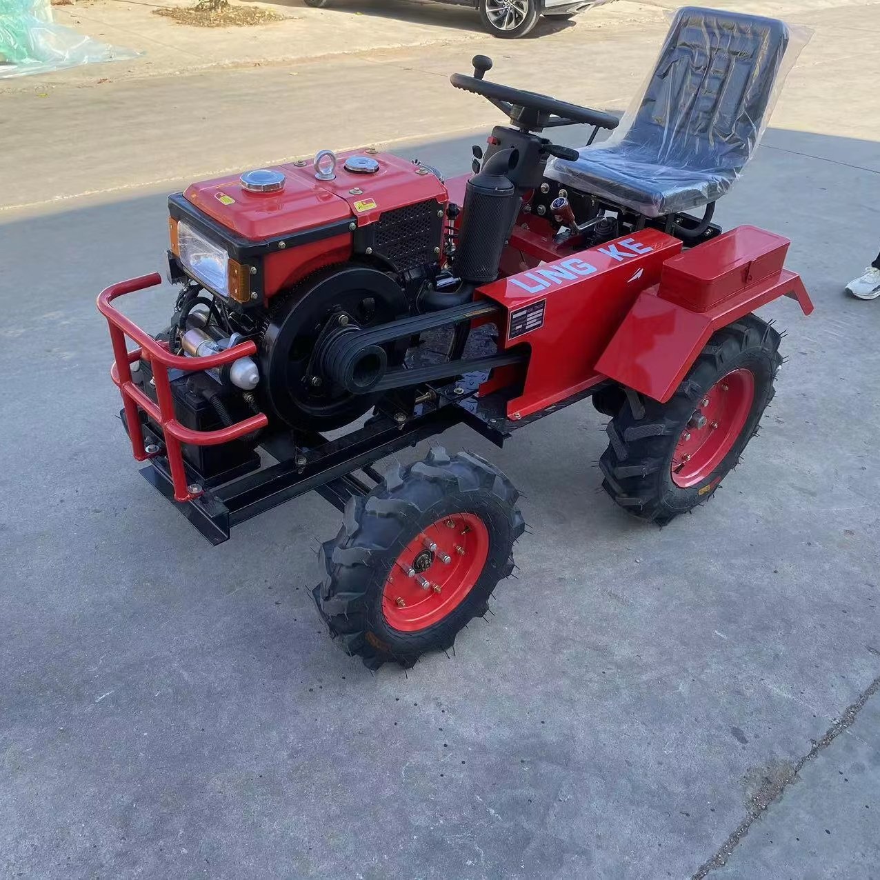 LKK-12 18hp 15hpMini Farm Machine diesel Engine New Mini Tractors Multifunction Farmer Tractors with Front Loader Wide Tires