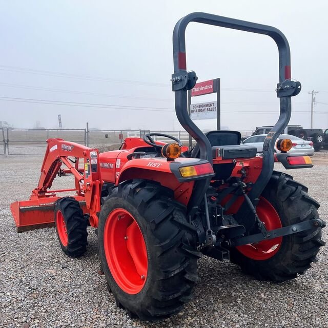 New Durable 4x4 Diesel Agriculture Mini Tractor With Kubota Engine M954KQ