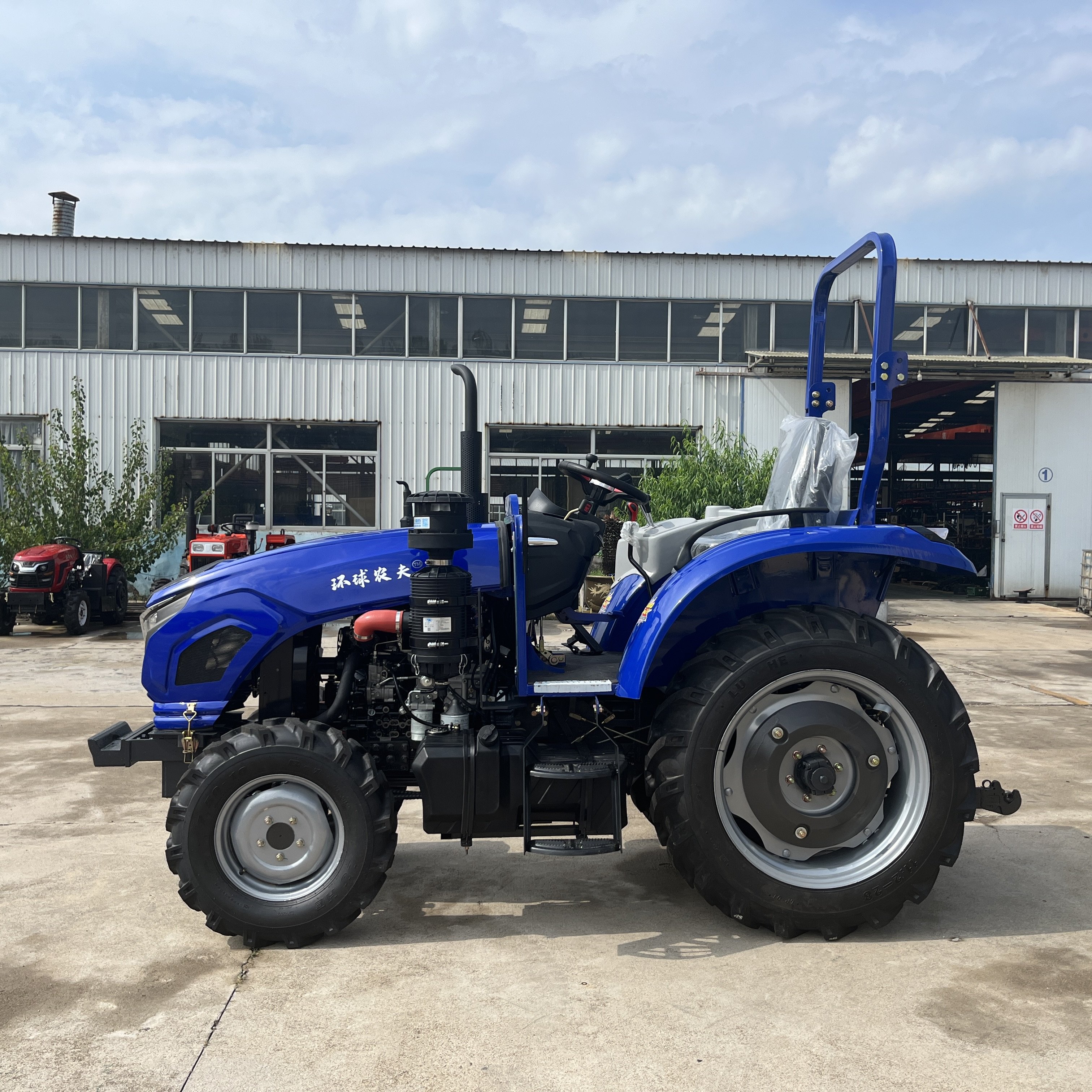 50 Horsepower 4x4 Farm Tractor Cheap Factory Direct Sale Can Be Installed Air-conditioner Cab