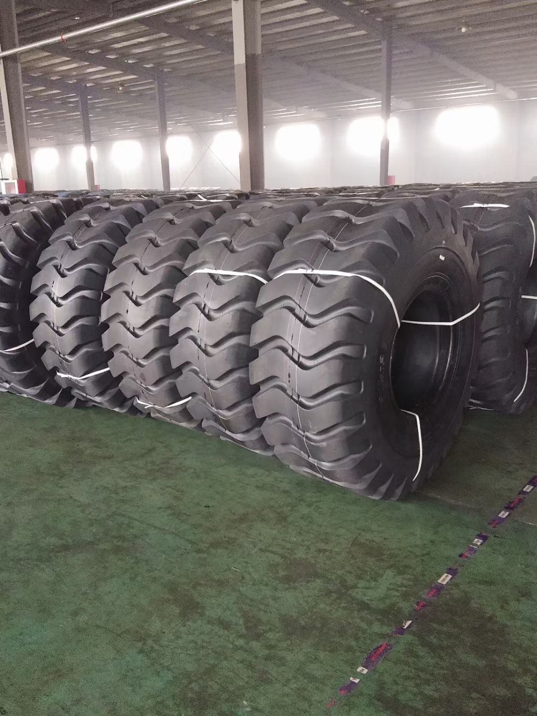 R1 Pattern Agricultural Tractor Tire 14.9-24 Farm Tractor Tires for Hot Sale