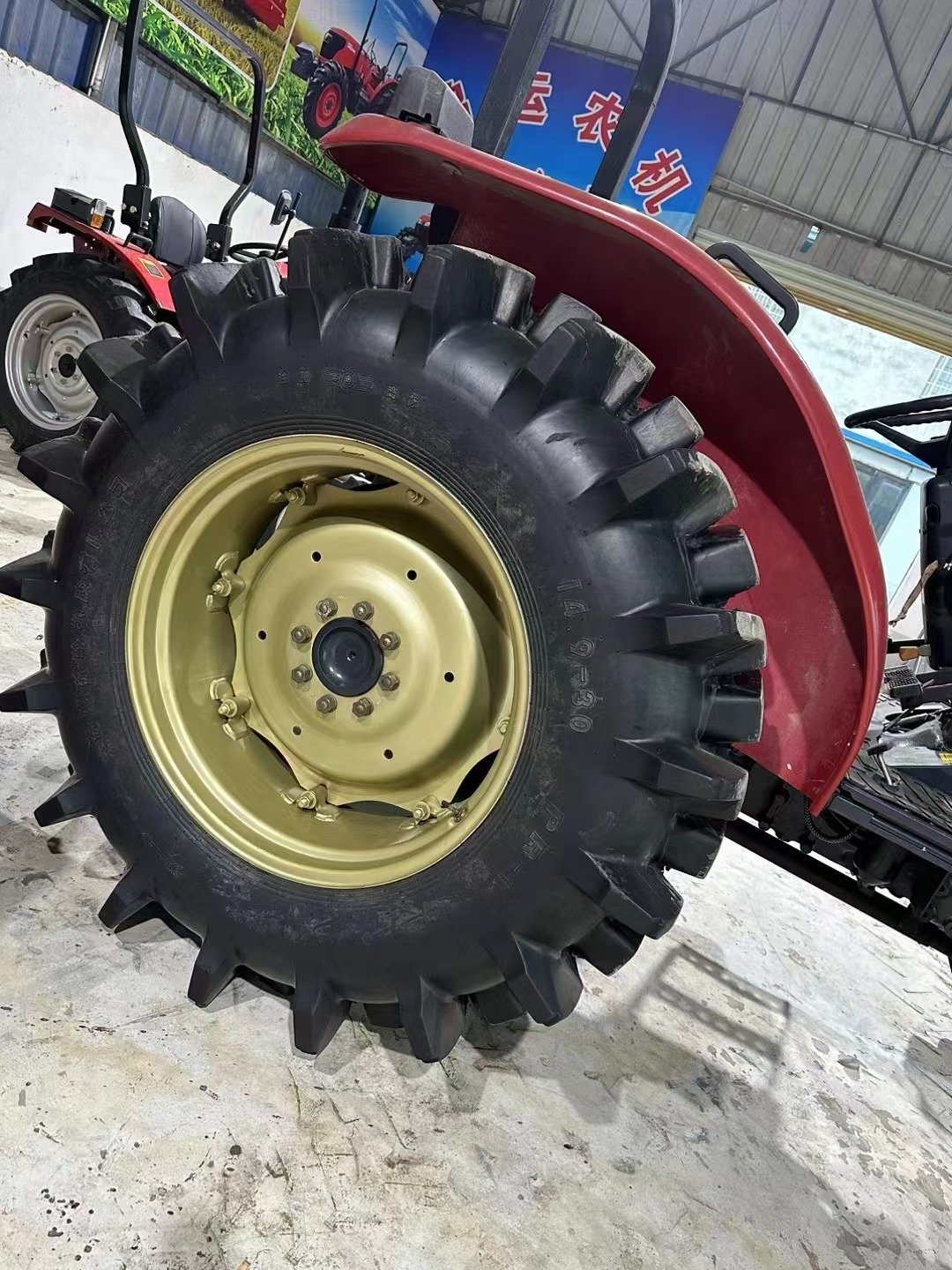 Fairly Used Tractors YT704 70HP 4WD Wheel Farm Agricultural Machinery Kubota Japanese Tractor Agricultural Machinery