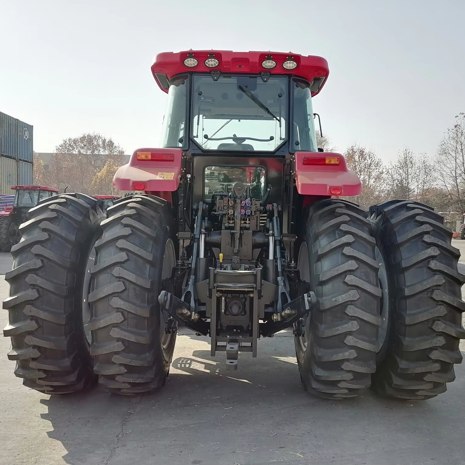 Large Horsepower 4wd 200 hp Agricultural Farm Tractor in Africa