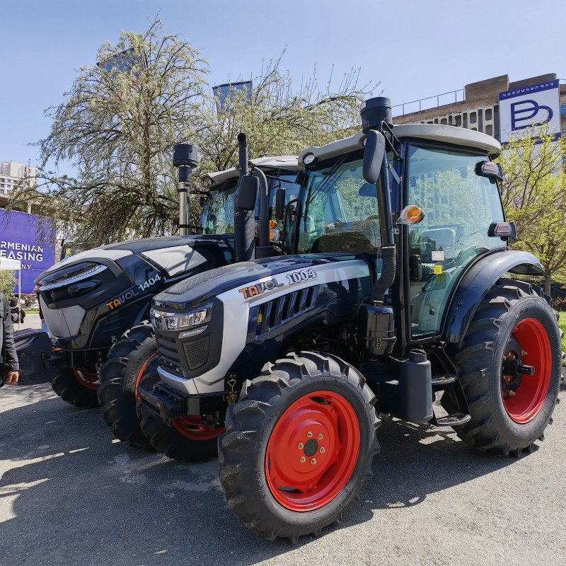 90HP Agriculture Tractor Used Agricola De 4WD 90HP Farm Tractor Sale